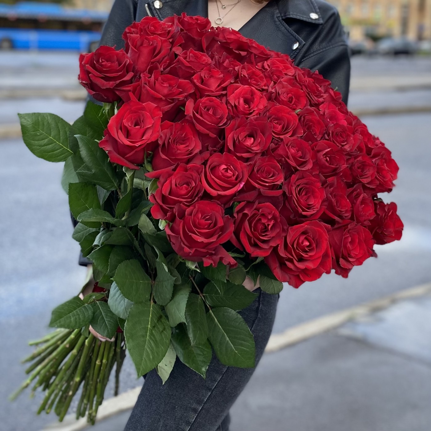 Букет из 51 красной розы 80 см.