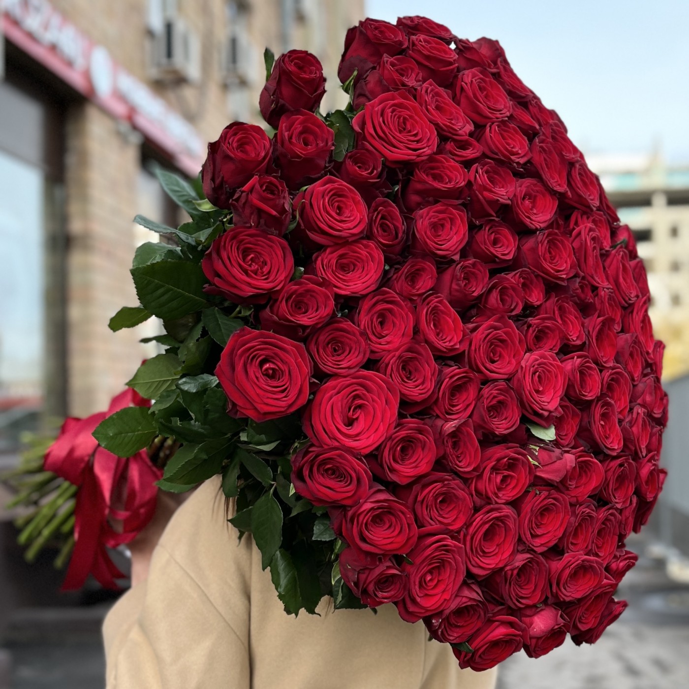 Букет из 101 красной розы 80 см.