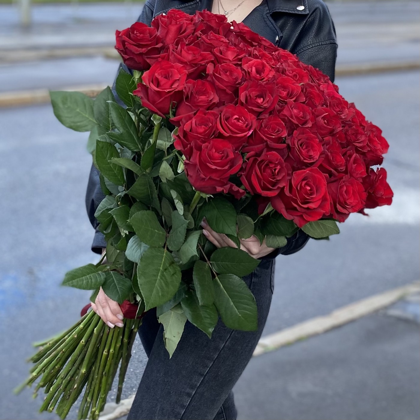 Букет из 51 красной розы 80 см.