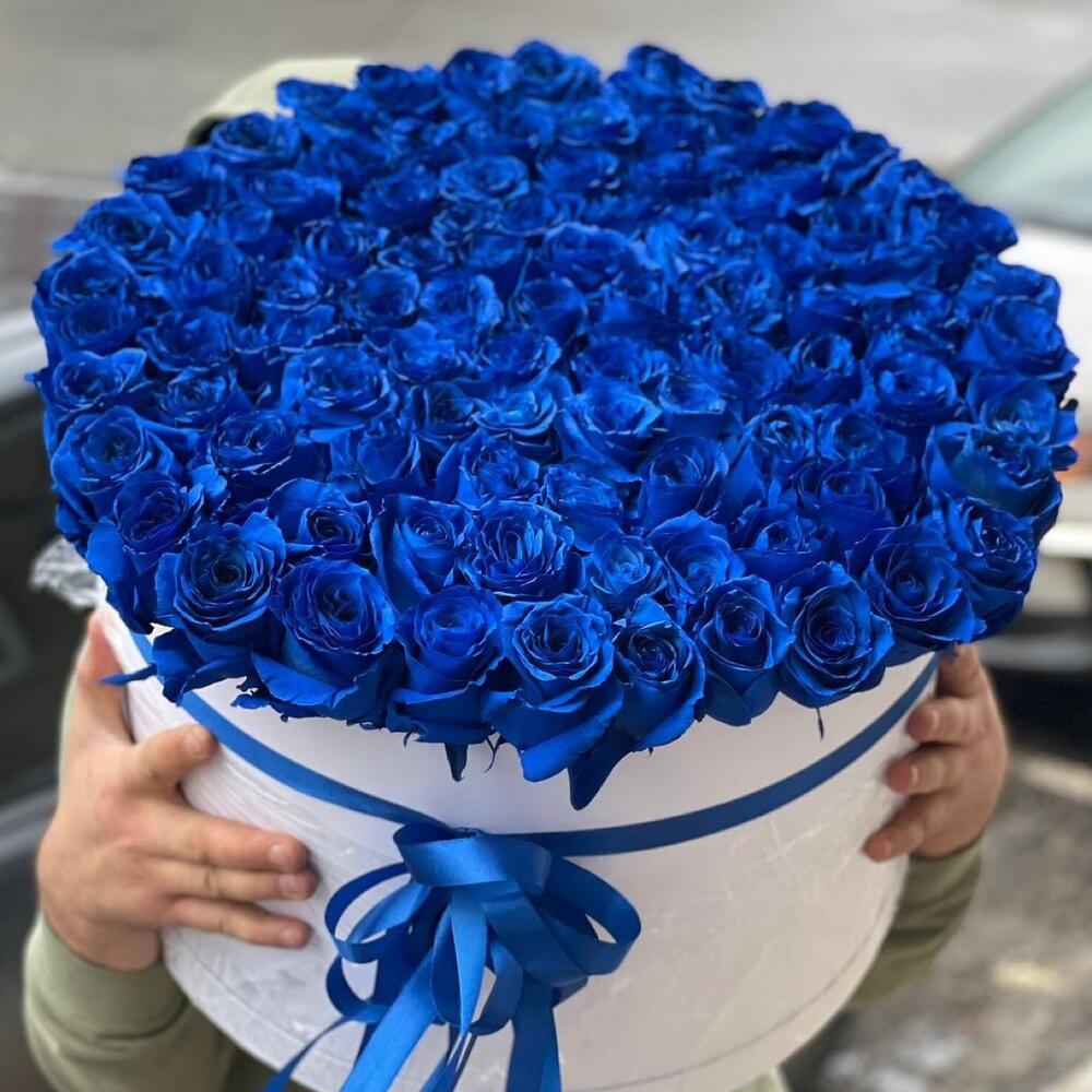 Букет из 101 синей розы в коробке