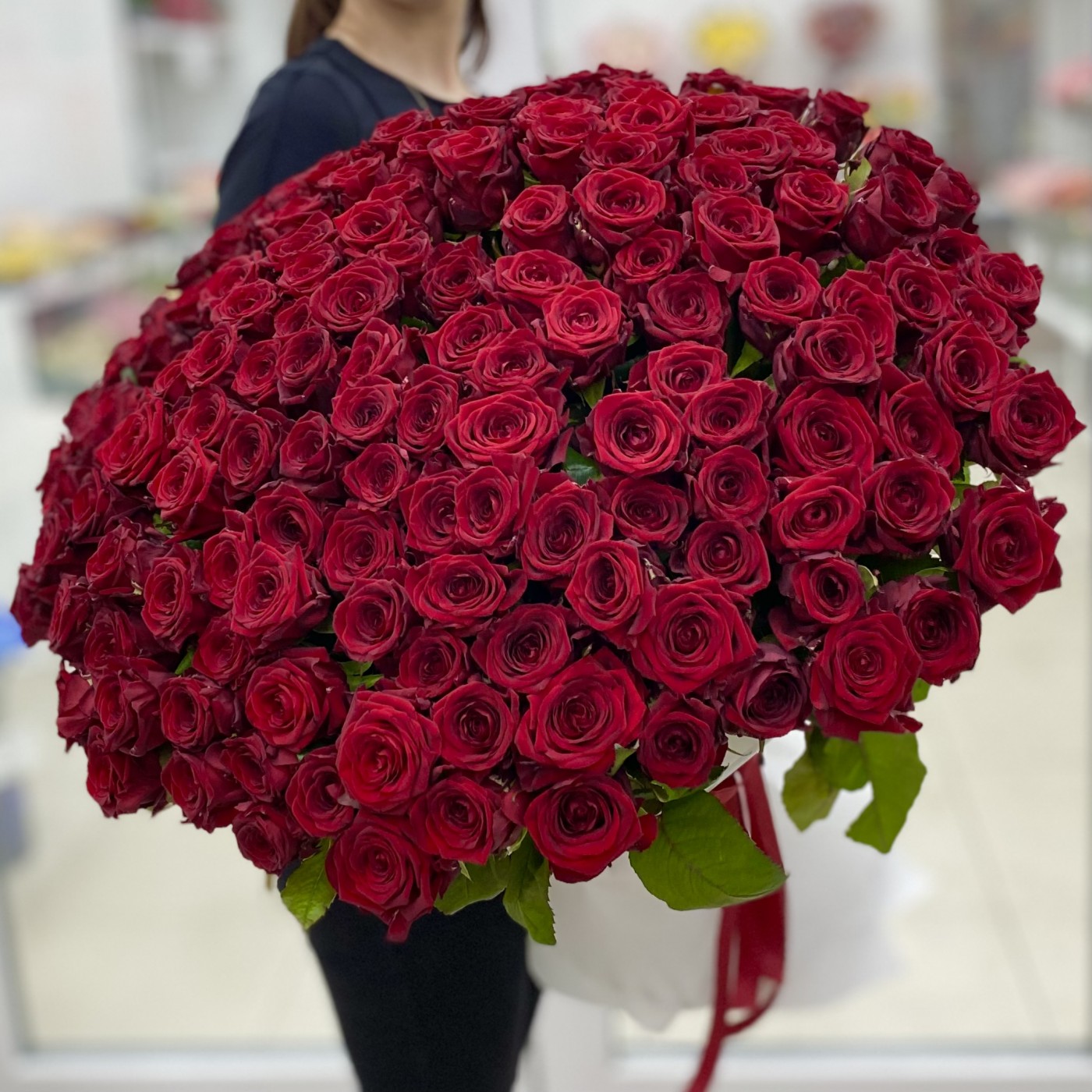 Букет из 151 красной розы