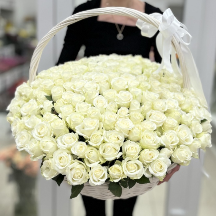 Корзина из 201 белой розы
